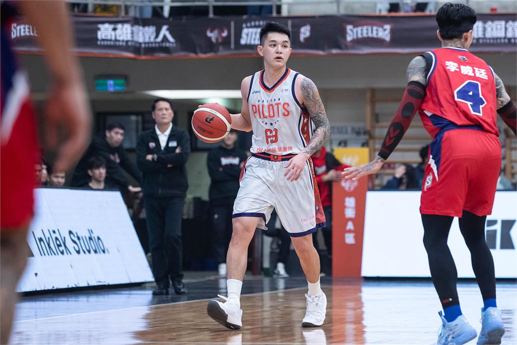 PLG(影)/領航猿客場擊敗鋼鐵人 盧峻翔生涯總得分追平楊敬敏並列PLG得分王