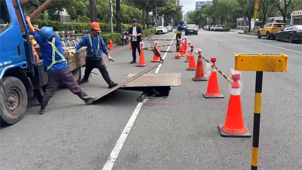 連日大雨！　南部現機車坐墊換新潮　部分道路崩塌急補救
