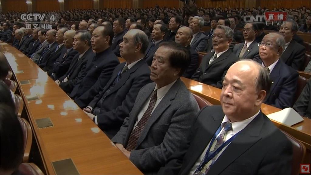 藍委翁曉玲再提案「刪吳斯懷條款」 民進黨立委轟:鼓勵退將媚共