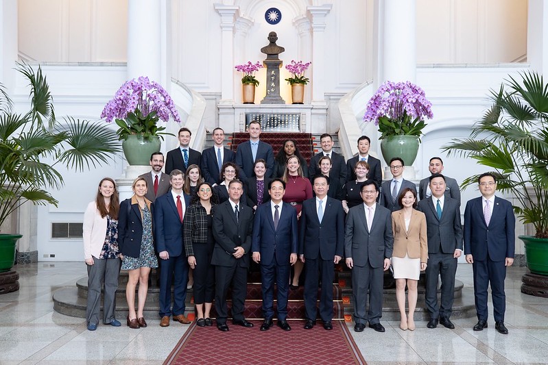 快新聞/前美軍印太司令率團拜訪 賴清德:推動國防改革、提升全社會防衛韌性