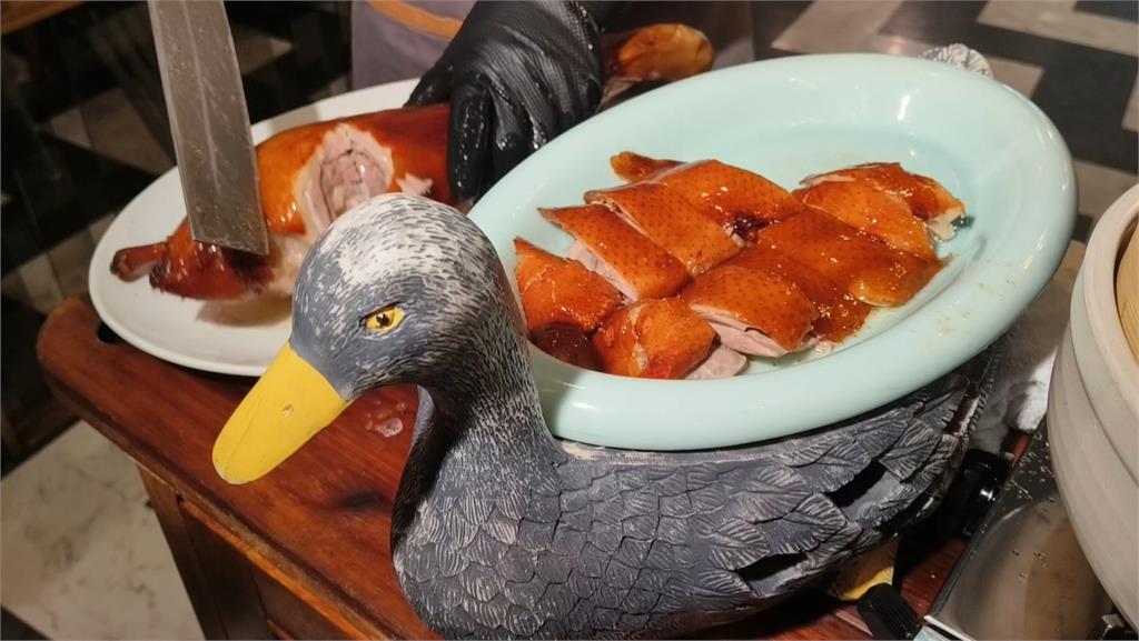 一鴨四吃!「廣式片皮鴨」酥脆、「烤鴨握壽司」驚艷味蕾