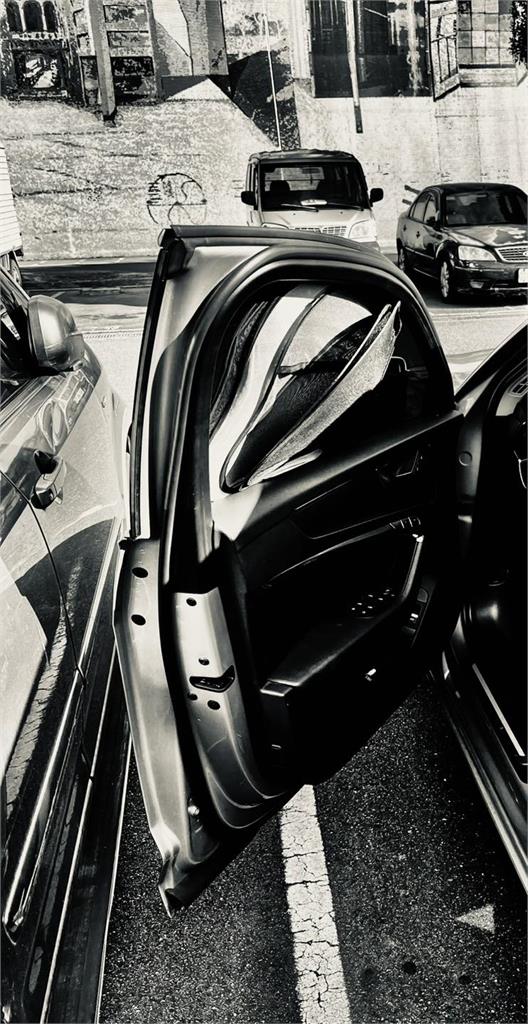 郭彥均驚見愛車「大開門」5小時超崩潰…結局鬼轉大讚:身為台北人都嚇歪了!