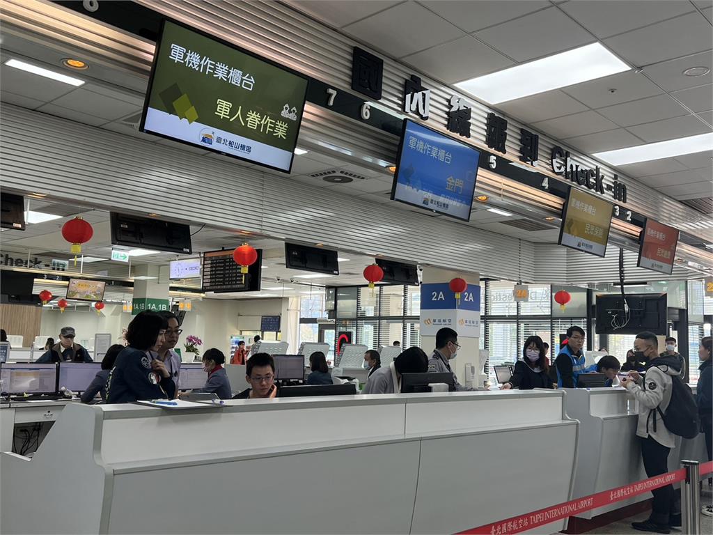 松山機場爆抗議!飛金門軍機「突然不飛了」 影響百人投票鄉親氣炸