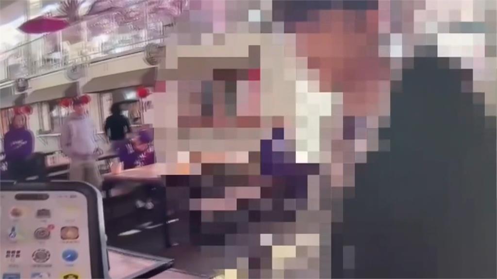 圓山花博廣場玩開了？　男「把玩滅火器」亂噴粉末