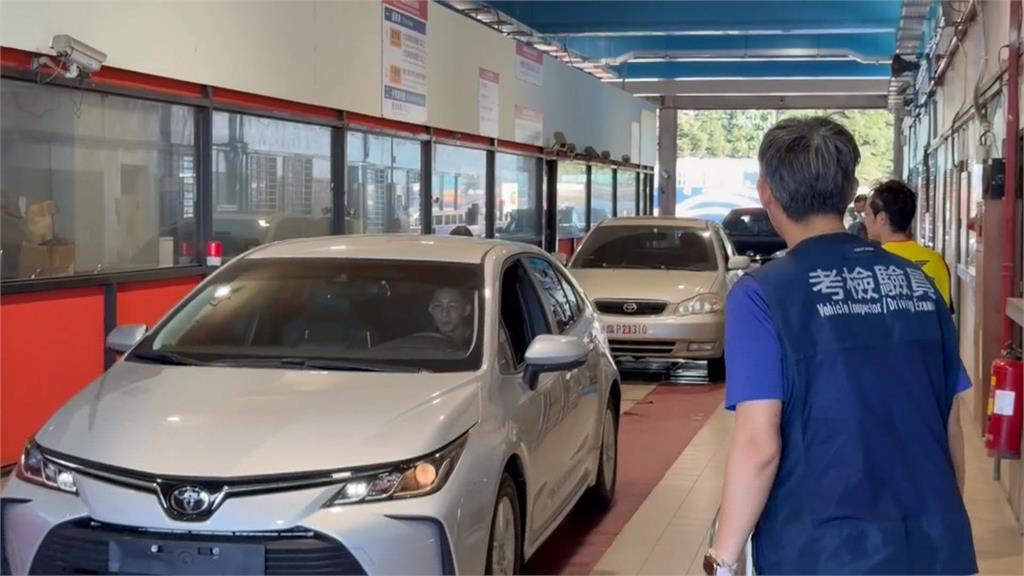 圖利4400萬! 偽造罰單"扣牌變吊銷" 台中12警遭起訴