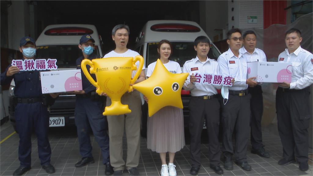 民間邀請東奧國手 送五星級刈包給防疫人員