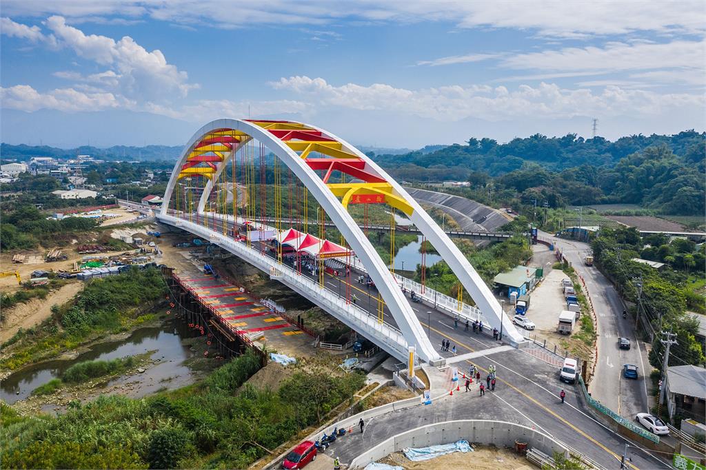 橋安，路安，人平安!  嘉義市亮眼新地標盧山橋通車