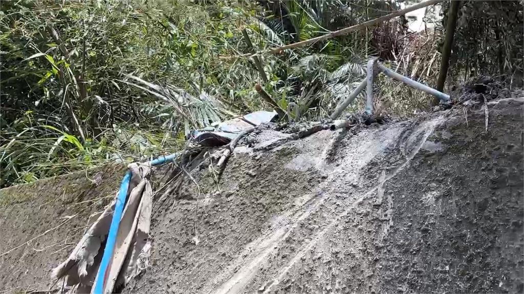 驚悚！桃園水泥車「上坡打滑墜台7線」　駕駛當場身亡