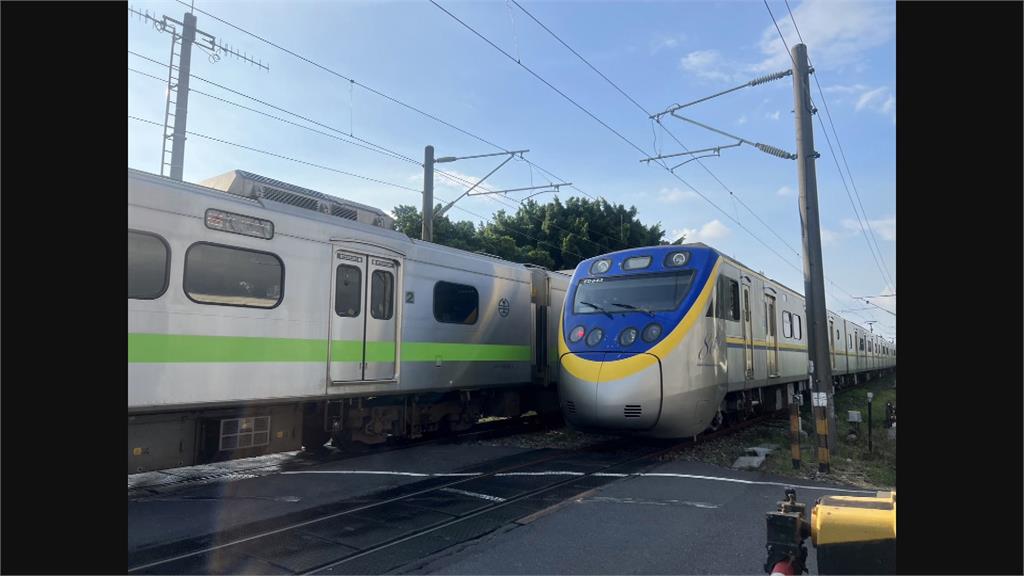 區間車行駛途中遭鳥擊　煞車管線破裂卡平交道上