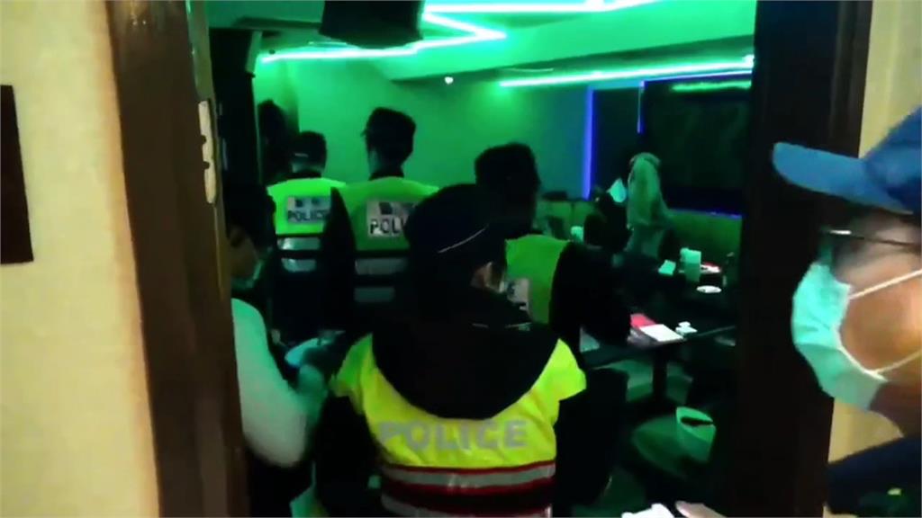 少年號召朋友要尋仇姑姑 車上搜出「6把刀」遭送辦