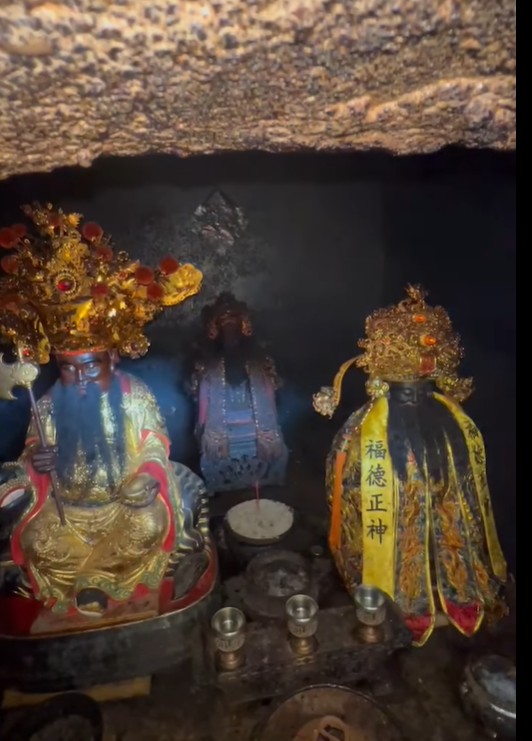 南投「泡麵土地公」凌晨突起火!石龍宮歷火劫信眾狂逃 神像竟完好無損