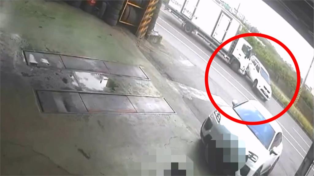 操作不慎?剛保養完就撞 駕駛「倒退嚕」連撞2車再進廠