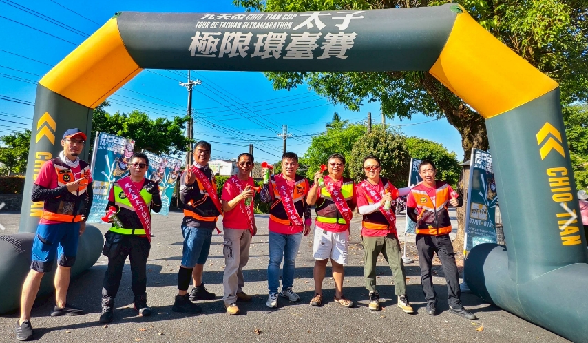 徒步走路比馬拉松還累！九天盃太子極限環台選手腳底起泡也要走