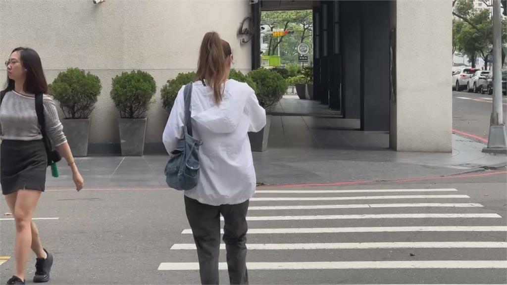 鼓山驚魂!輪椅男飆罵「隨機攻擊」 附近居民:常看他大聲咆哮