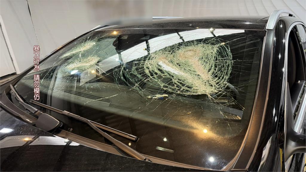 中古車買賣糾紛？2惡煞當街毆打女店員　持球棒狂砸百萬名車