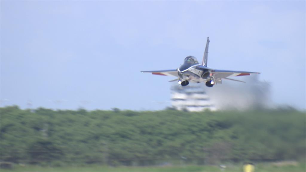 勇鷹高教機墜海未排除鳥擊 打撈找關鍵黑盒子