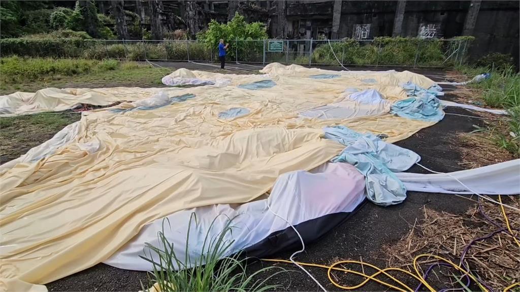 砰！基隆１８公尺高「光獸」突爆裂　網：想起當年黃色小鴨