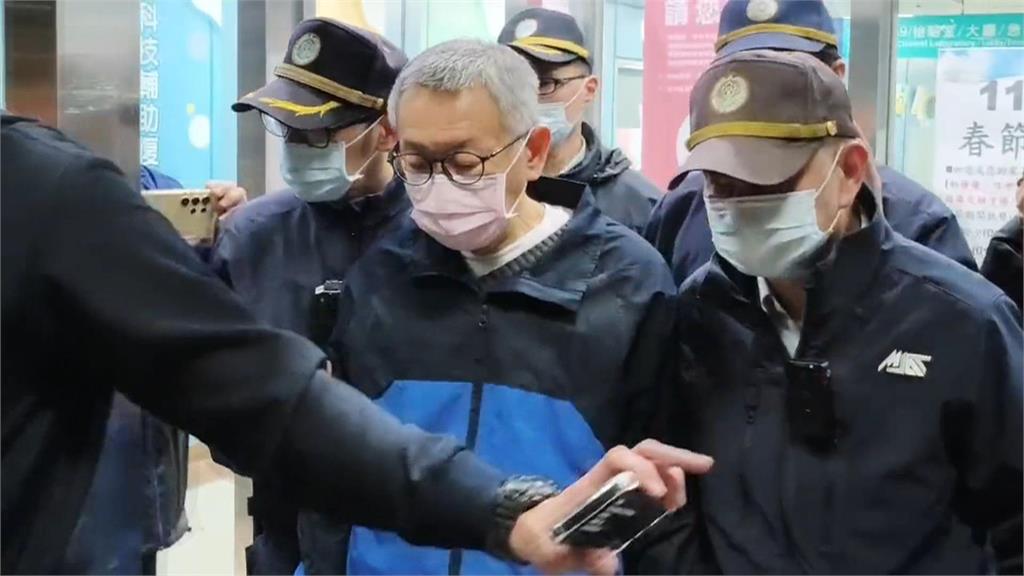 柯爸暴瘦10公斤「四肢萎縮」最難關曝光!柯文哲探父「催淚一幕」被抖出