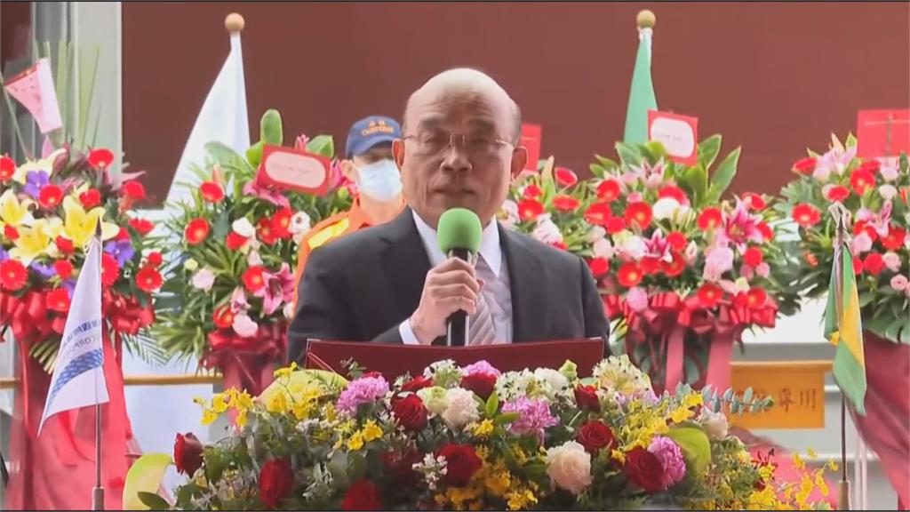 海龍號下水典禮 蘇揆主持擲瓶儀式祝福