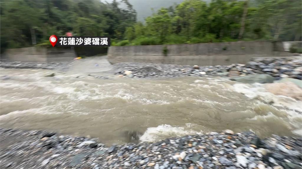 大雨溪水暴漲! 宜蘭安農溪泛舟翻船9人落水 1女性溺斃