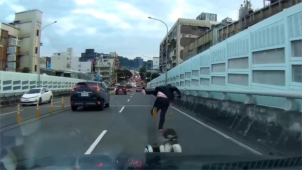 借車遭拒惱羞！天母男砸車落跑自摔　起身嗆警「五字經」慘被上銬