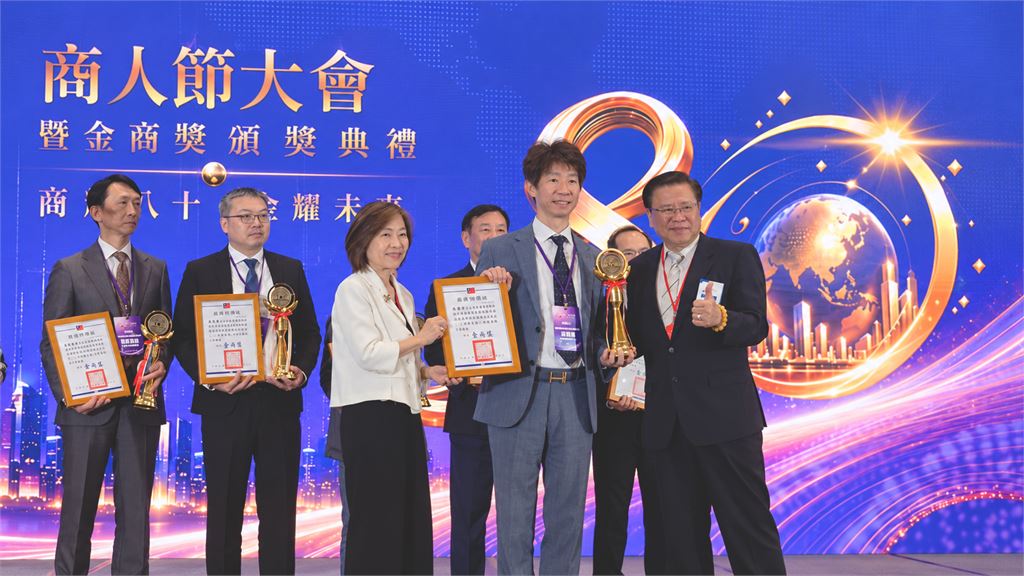 雙喜臨門 車麗屋興櫃後再傳捷報 董事長卓豐閔榮獲2026年金商獎