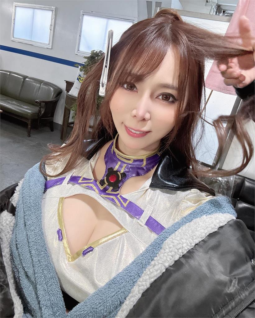 情侶吃完飯「不走人狂放閃」還做2舉動!日AV女優怒了:我心胸狹窄