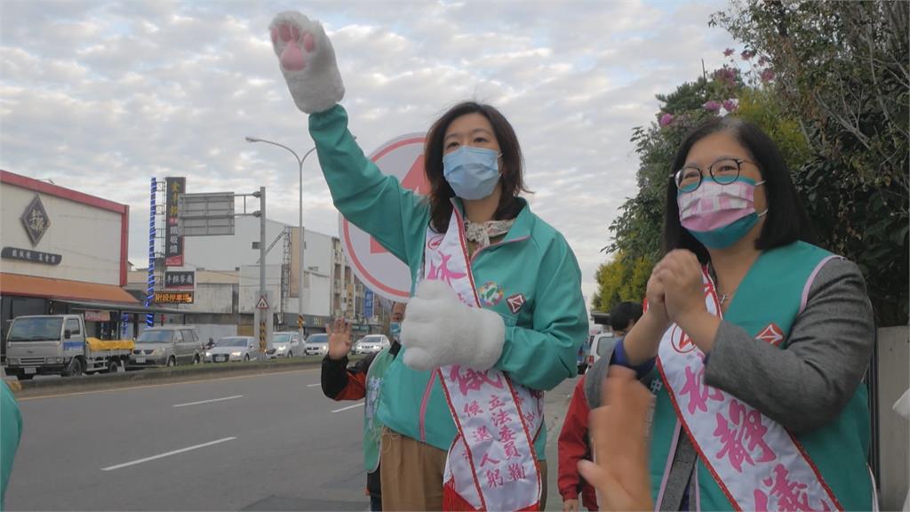 中二補選倒數！ 林靜儀路口拜票　顏寬恒開直播