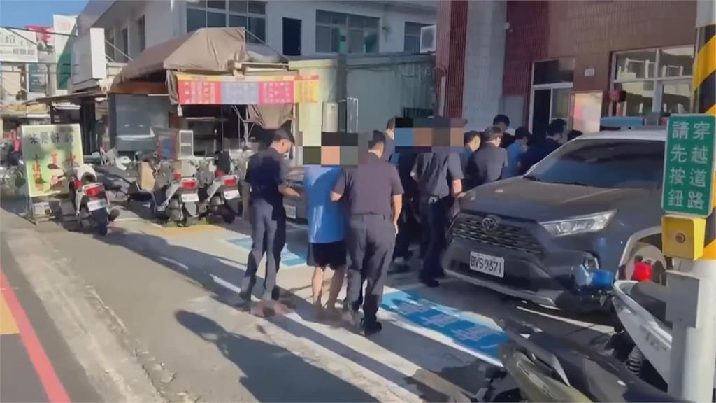 酒瓶齊飛！高雄小吃店十人大亂鬥　越籍移工「敬酒問題」開打已逮６嫌