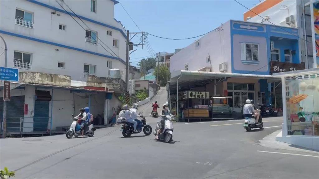 美人當心摔成淚人兒! 屏東小琉球「這路段」2機車相撞