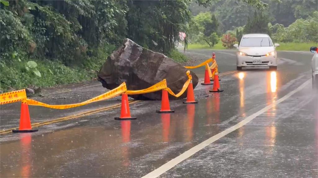 白海豚掠過台灣挾風雨　竹120縣道巨石掉落阻交通
