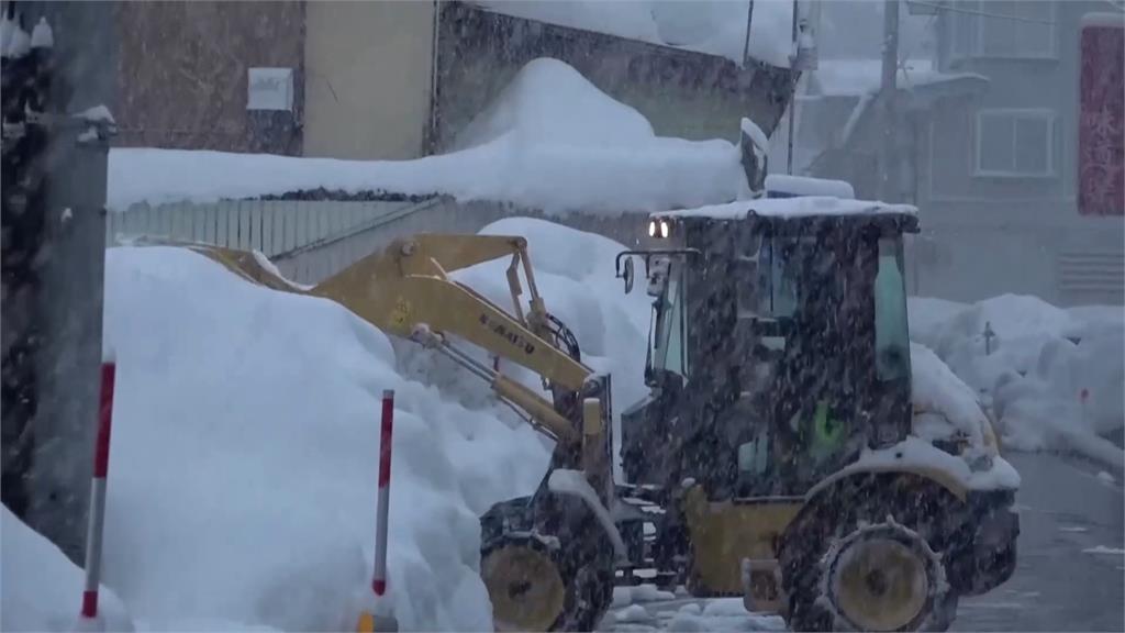 強烈冷空氣襲日本急凍 山形新幹線一度因風雪停駛