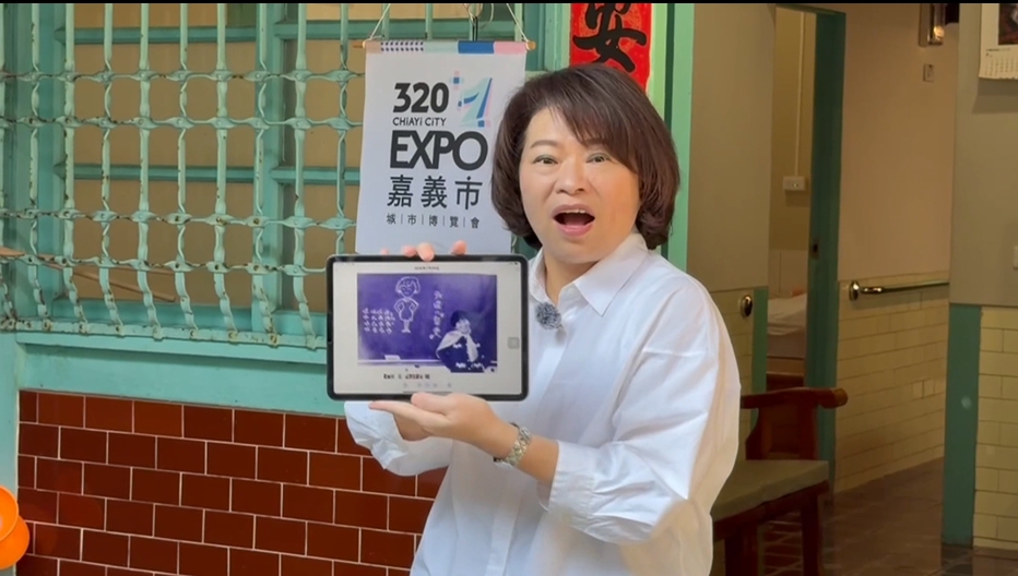 黃敏惠分享人生趣事 曝照片笑稱是"家中醜小鴨"