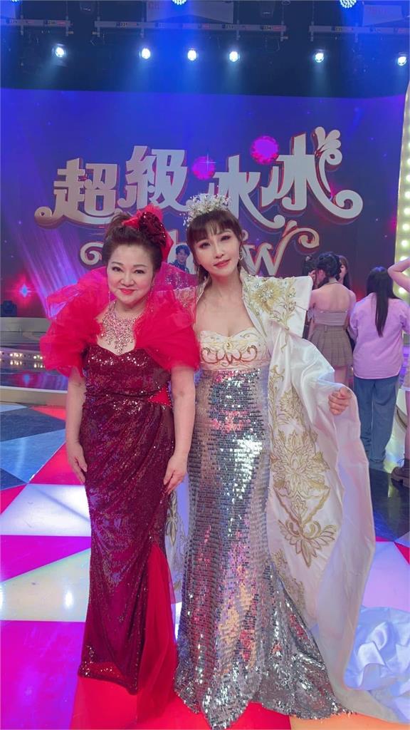 50歲教唱天后無預警「宣布停工」!突曝頸部現3顆腫瘤親揭露最新病況
