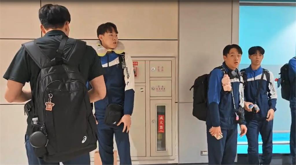 比賽遇「中東戰火」! //我國男子排球隊順利抵台 隊員:特別經驗