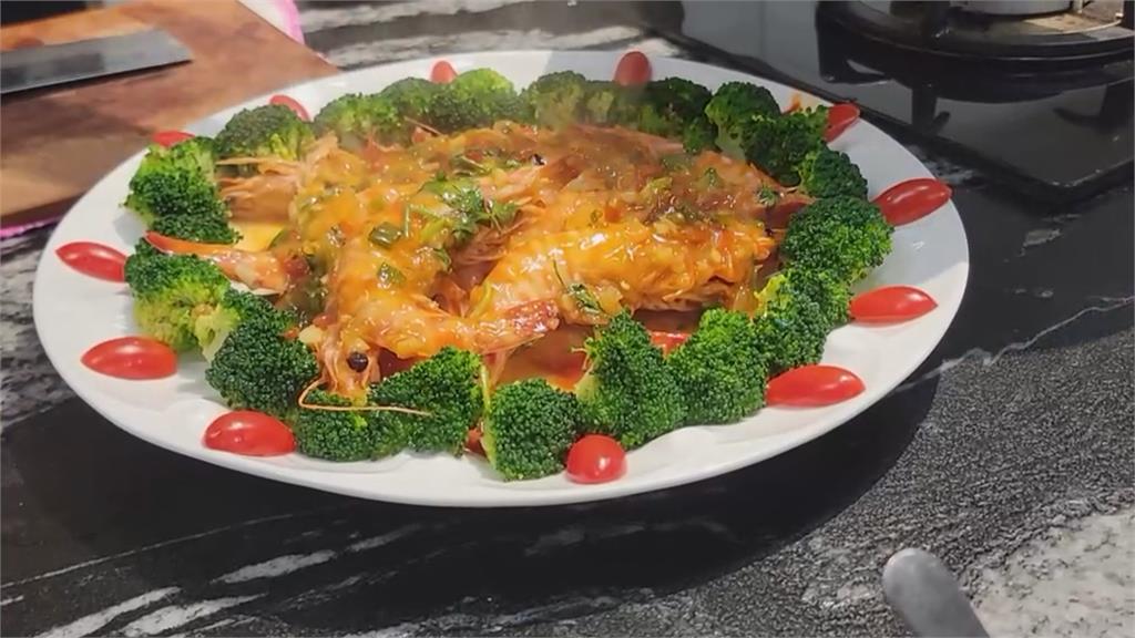 基隆漁會推銷在地海鮮 型男雙廚做年菜吸買氣