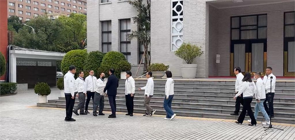 藍營推反戒嚴、反廢死公投案!吳崢「1句話」秒打臉…狂酸朱立倫:前後矛盾