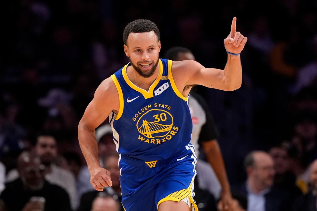 NBA(影)／咖哩大神獨木難撐大廈！勇士慘敗給湖人22分　唐西奇領軍宣告新時代