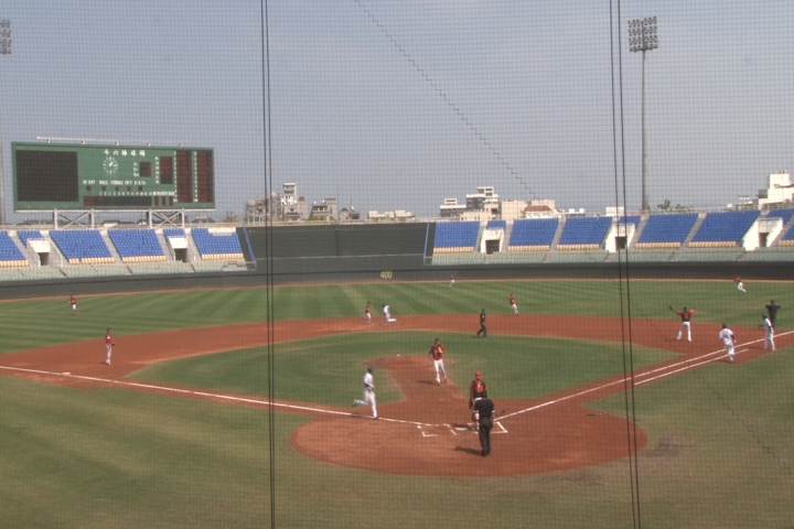 WBC熱身賽台灣隊15:1味全龍 張育成首上場敲2安