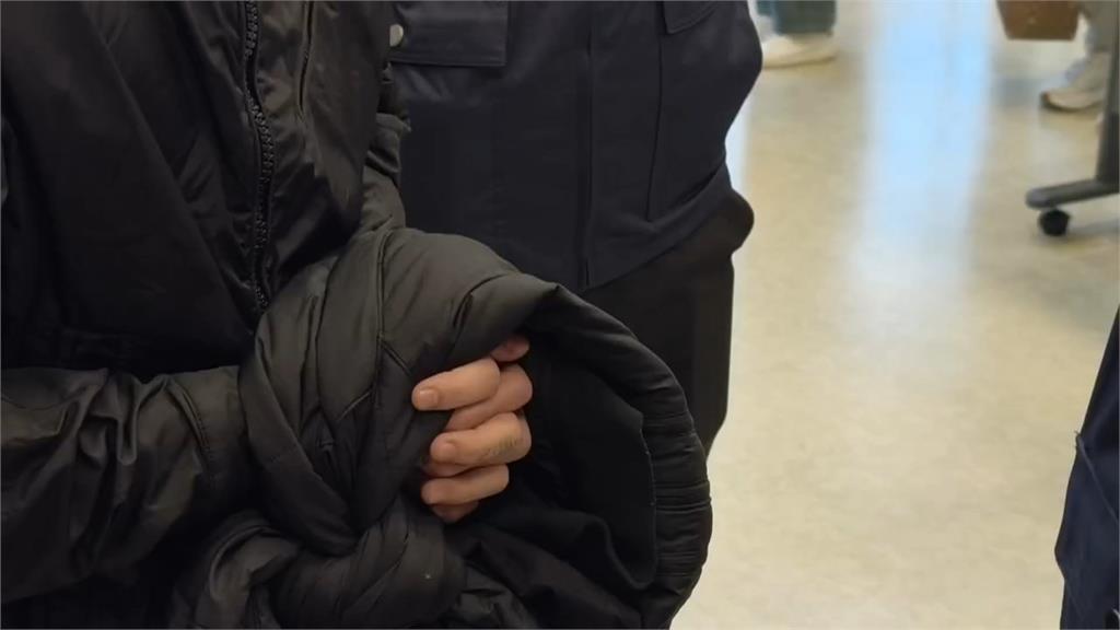 加拿大走私「楓木板」藏54公斤大麻花 毒販泰國落網今押返抵台