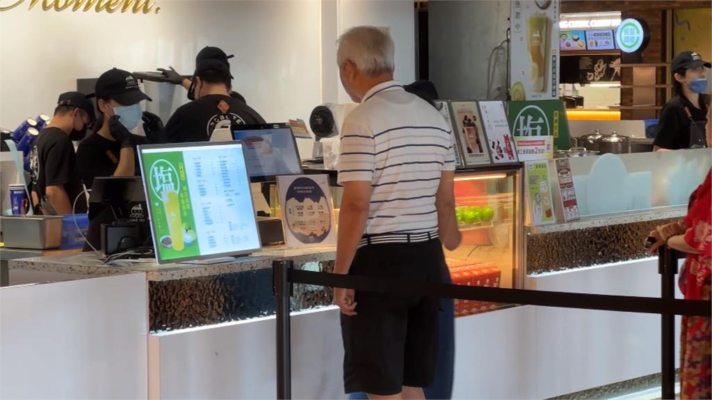 手搖飲店驚見中國用語「憑小票取餐　」　客怒：以後不買了