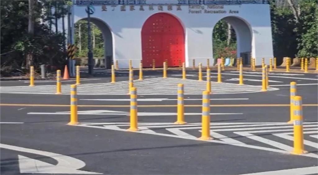 墾丁大街「神秘色塊」遊客看攏嘸!真正用意曝光了 網看傻:像障礙賽