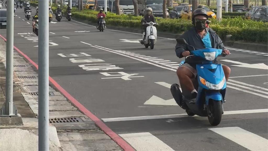 騎士散發酒味拒絕酒測 警以肉身擋車空手抓人