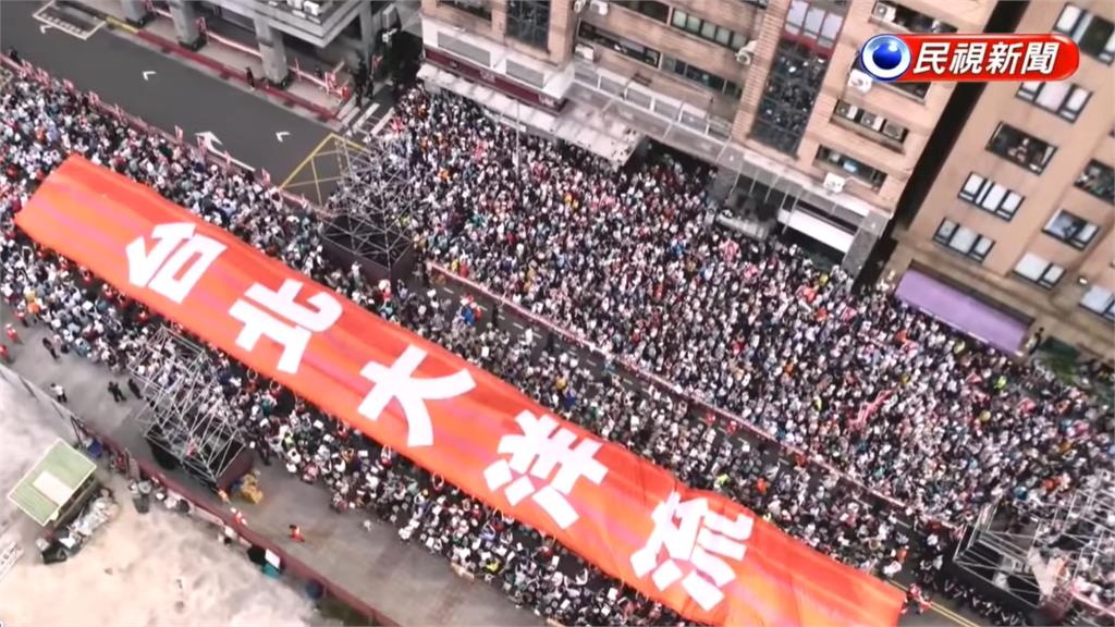 「洋流」灌爆北平東路!沈伯洋競總成立「空拍震撼人潮曝光」網嚇爛:有夠扯