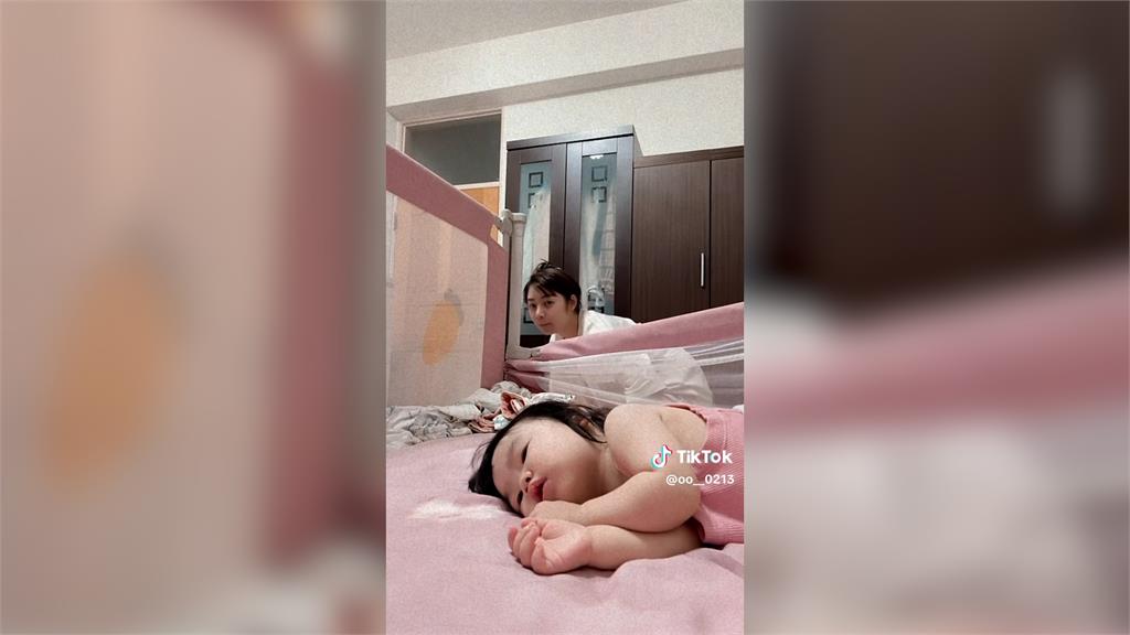 躡手躡腳！媽成功哄睡女兒去上廁所　一開門「秒醒爆哭」崩潰喊：有裝雷達？