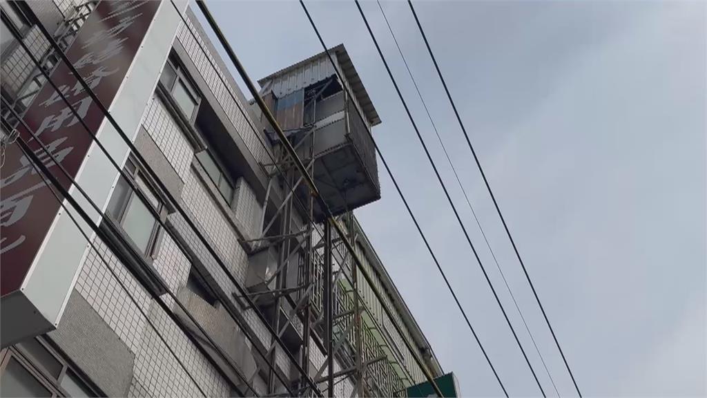 建築物外加裝「外掛電梯」方便搬運 民眾心驚驚!南市府:依法拆除