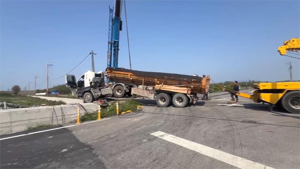 疑未注意路況釀禍!大甲砂石車撞台電工程車 釀1死3傷造成1095戶停電