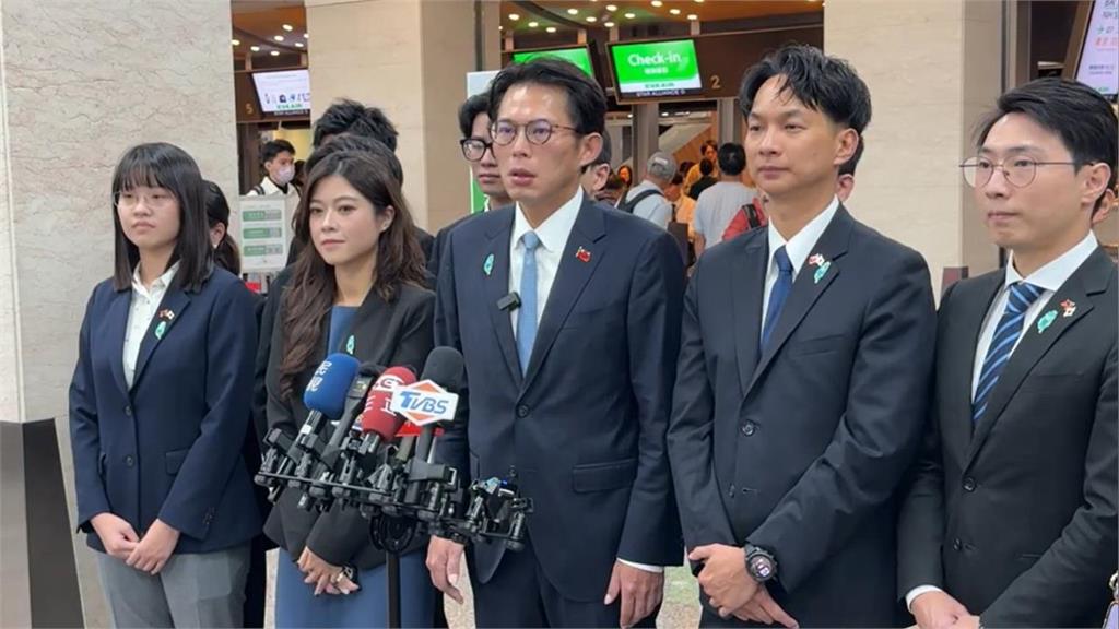 黃國昌「合照高市早苗辦公桌」遭酸!律師列「2觀點」籲日:小心這事