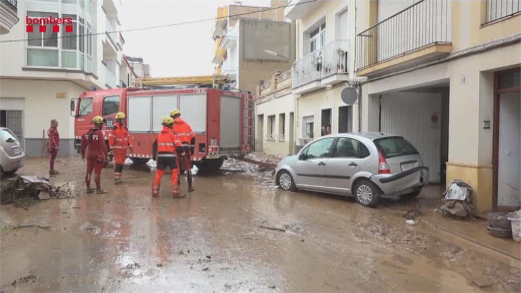 西班牙暴雨成災！東北部小鎮慘淹　道路中斷、數十輛車被沖進地中海
