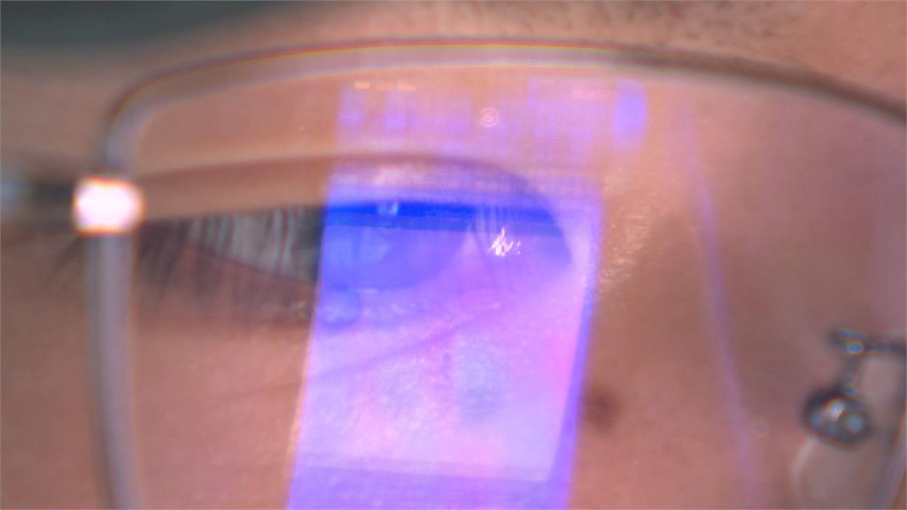 眼睛乾澀別忽視!小心飛蚊症、視網膜病變找上你